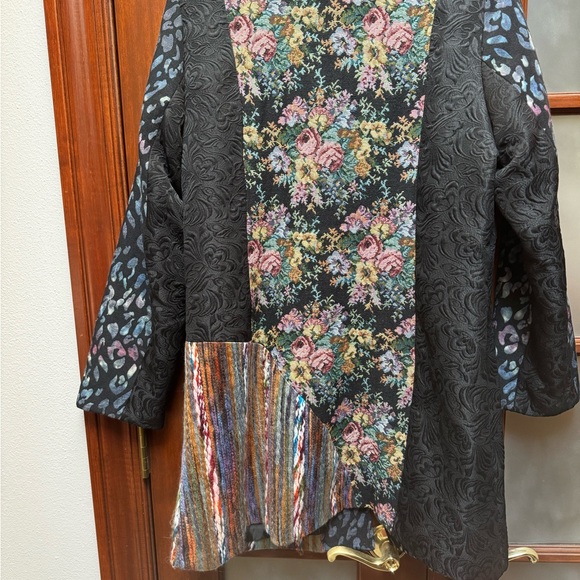 Nice jacket - Picture 2 of 5